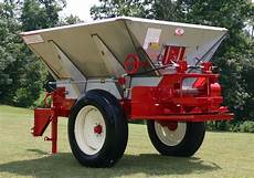 Fertilizer Spreader Machine