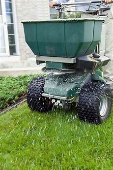 Solid Fertilizer Spreader Trailers
